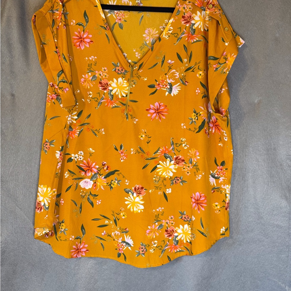 Yellow and Orange Floral Cap Sleeve Blouse. Excellent Condition.